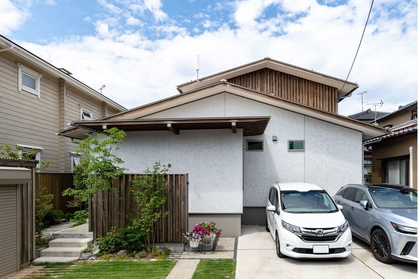 小上がりスタディースペースのあるコの字の家